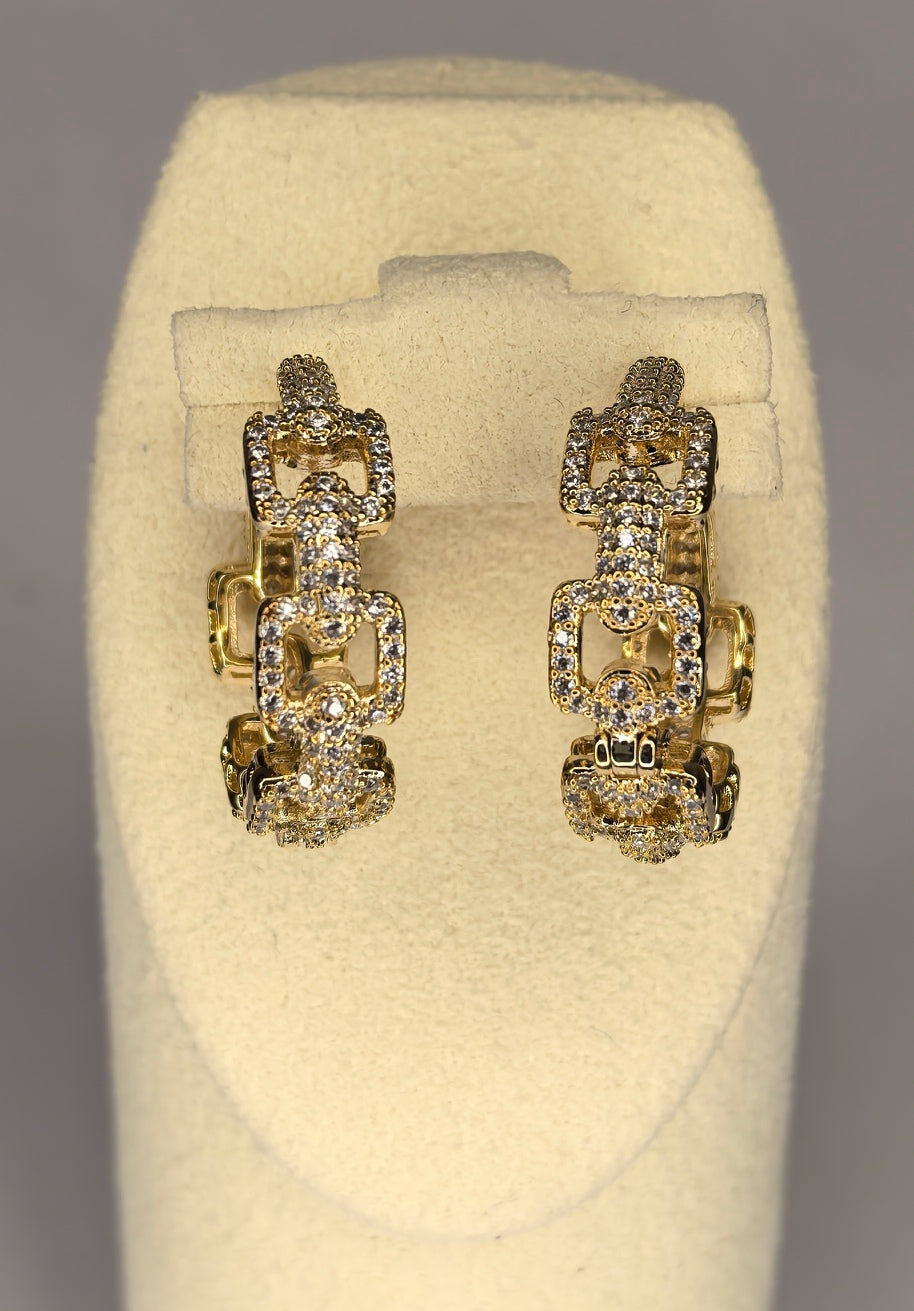 Pavé Link Hoop Earrings – Gold Glamour Edition